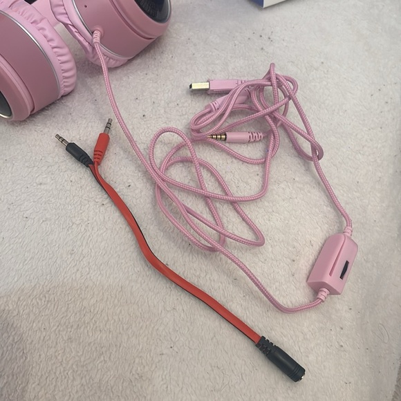 Light Up Pink Cat Ear Headphones with speaking mic - Picture 7 of 7